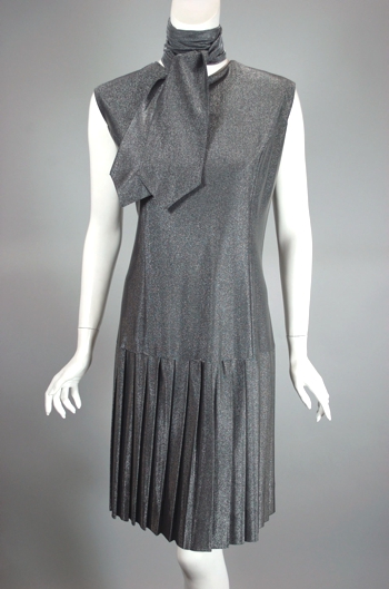 DR871-1960s silver metallic shift dress pleated hem - 4.jpg