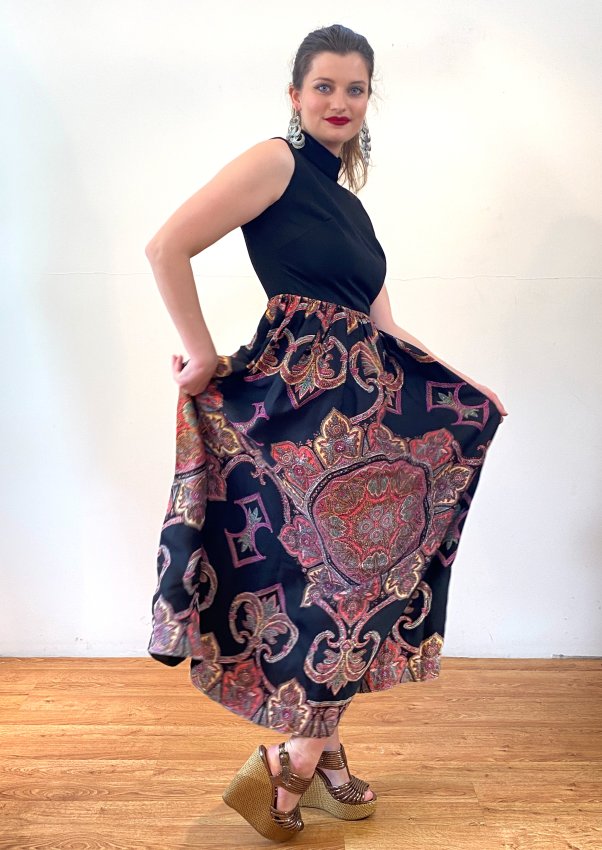 Dress_Black-Turtleneck-Top_Mandala-Print-Maxi-Skirt_RSUU82722-672_04.JPG