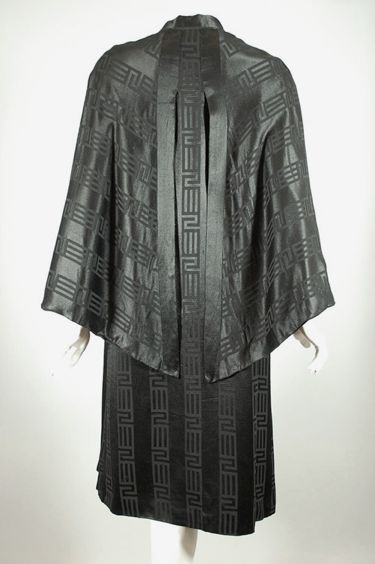 E29-geometric patterned black silk 1920s evening coat - 7.jpg