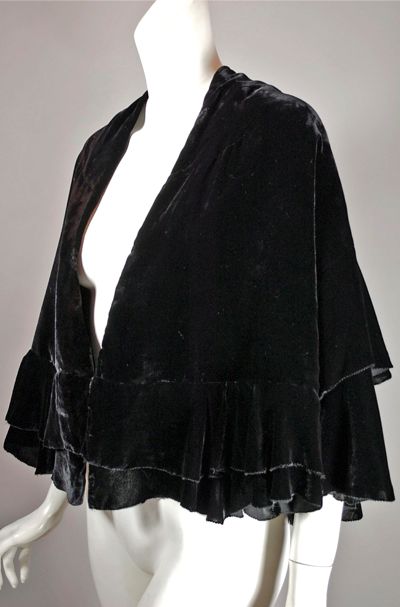 E37-black velvet 1930s capelet 30s short cape ruffle tiered - 1.jpg