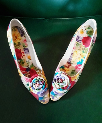 Flowered-vintage-shoes-anothertimevintageapparel.jpg