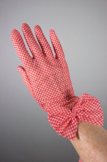 G51-red white check sheer nylon gloves 1960s with bow - 4.jpg