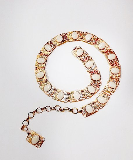 gold link chain belt vtg 60s with white.jpg