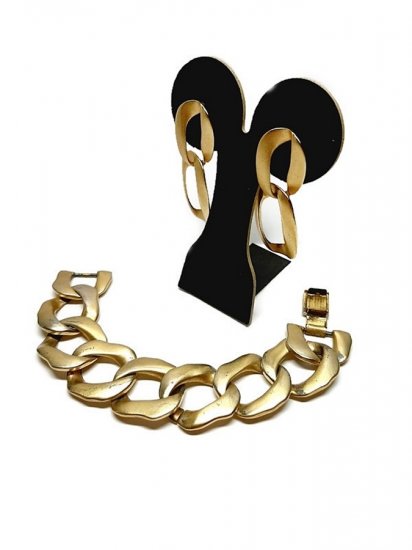 gold tone brushed earrings and bracelet set,dangle chains,pierced.jpg