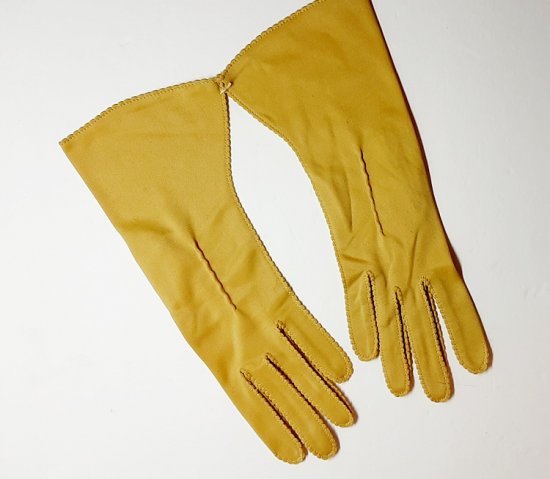 gold yellow vintage 1950s gloves,unworn yellow gloves,bettebegoodvintage.jpg