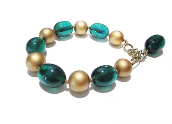 green-glass-gold-bead-bracelet-vintage-60s-anothertimevintageapparel.jpg