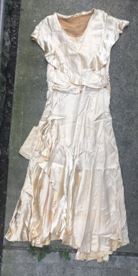 cleaning silk? satin? wedding dress | Vintage Fashion Guild Forums
