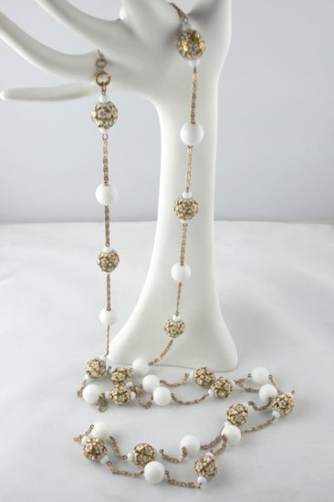 JN139-1930s white glass beads necklace long floral enamel - 4.jpg