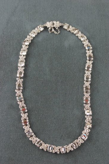JN143-Schoffel Austrian crystal choker necklace 1950s clear stones flowers - 1.jpg