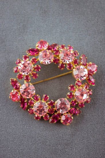 JP101-hot pink floral Austrian crystal circle pin 1950s brooch - 1.jpg