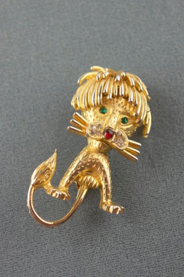 JP109-House of Borvani 1950s 60s lion novelty pin brooch gold plated - 1.jpg