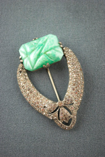 JP112-Fishel Nessler & Co deco 1930s brooch pin rhinestones green glass - 1.jpg