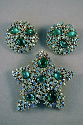 JS12-green_rhinestone_star_pin_&_earrings_set_ART_.jpg