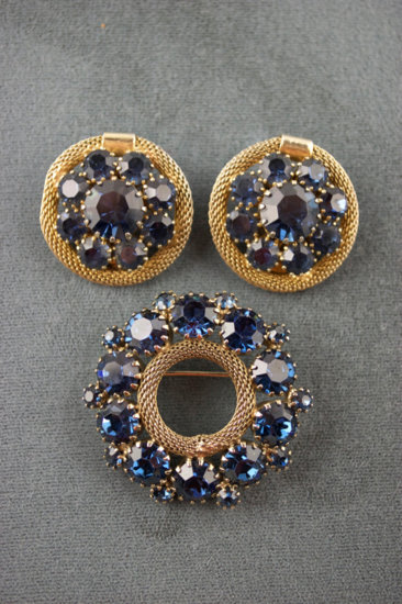 JS87-Weiss 1950s brooch circle pin earrings set blue rhinestones goldtone - 1.jpg