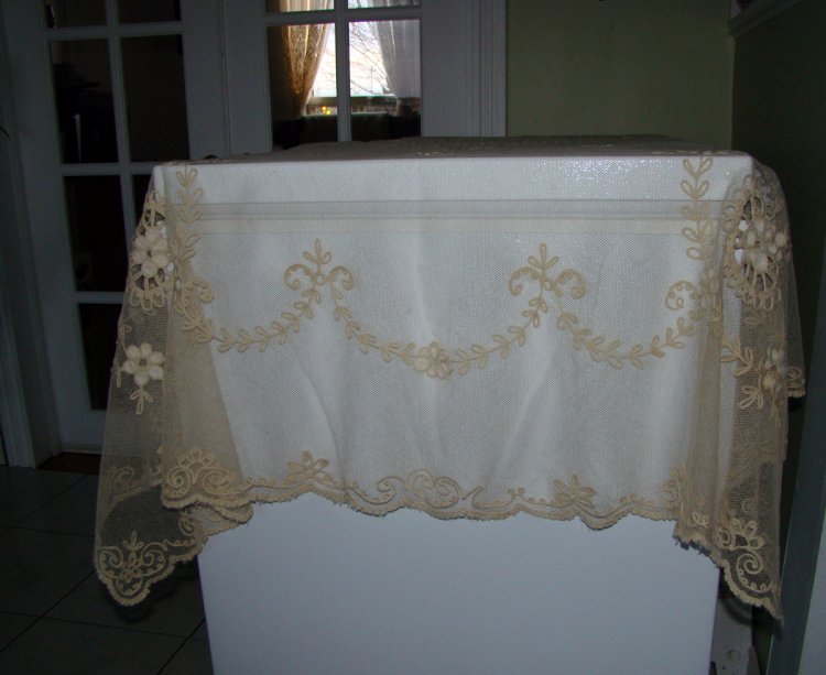 Lace tablecloth 1.jpg