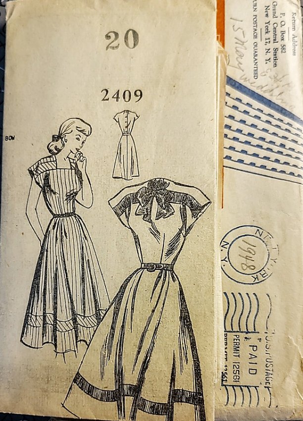 late 1940s vintage day dress full skirt sewing pattern.jpg