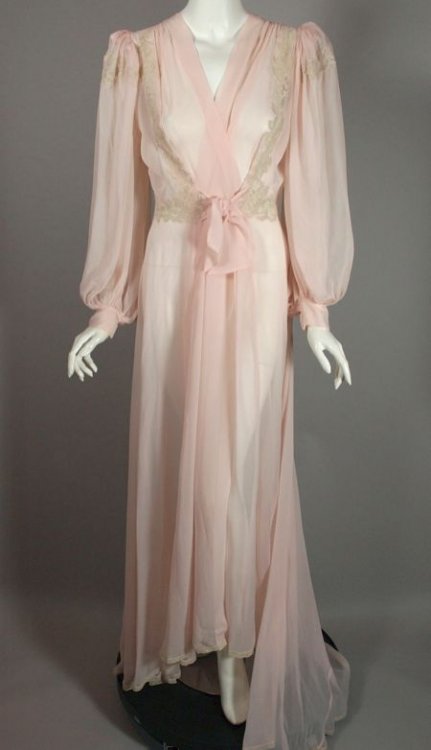LG128-pale pink sheer chiffon 1940s dressing gown with train - 7.jpg