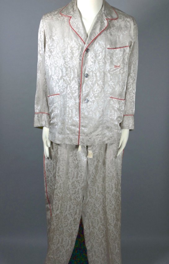 LG155-pilgrims design silver silk Sulka pajamas 1950s mens M - 02.jpg