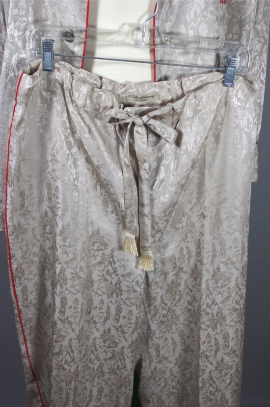 LG155-pilgrims design silver silk Sulka pajamas 1950s mens M - 05.jpg