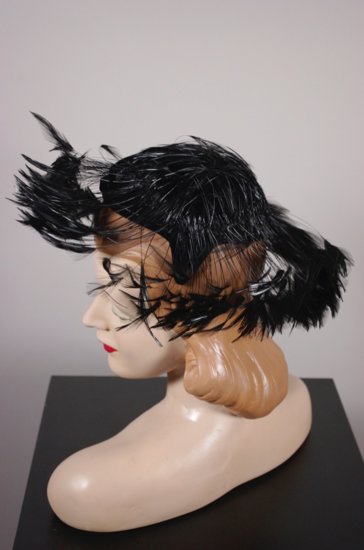 LH290-early 1950s hat feathers black 50s cocktail hat fascinator - 5.jpg