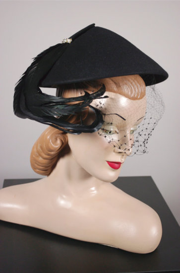 LH303-New Look hat with veil 1950s black felt feathers trim - 7.jpg