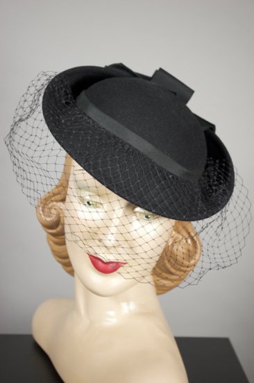 LH348-80s black hat 1930s 1940s style tilt hat with veil - 02.jpg