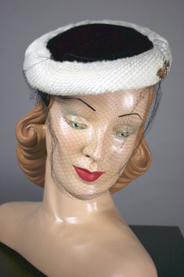 LH361-snow maiden 1950s hat round black velvet white faux fur - 1.jpg