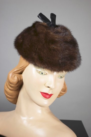 LH363-brown mink hat 1960s beret beanie black leather trim - 1.jpg