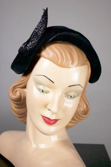 LH374-beaded black hat 1950s beret New Look wool velour - 3.jpg