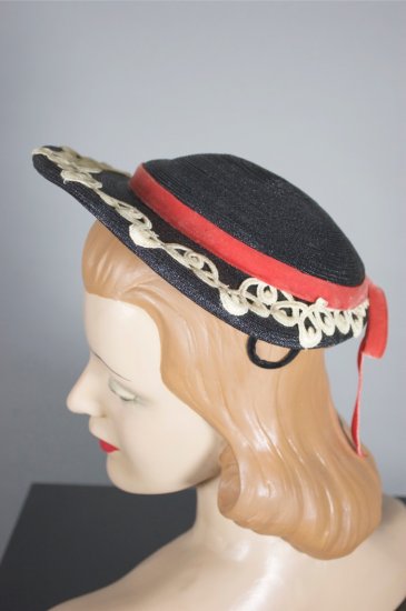 LH395-schoolgirl black straw hat late 1940s 1950s New Look - 3.jpg