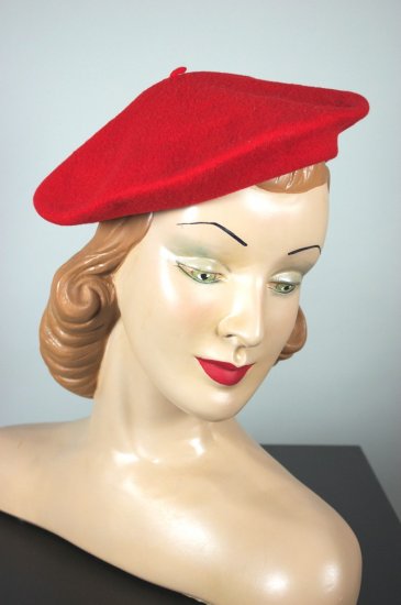 LH422-red wool beret 1950s ladies tilt hat - 1.jpg