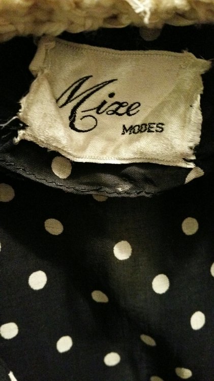 mize modes garment label.jpg