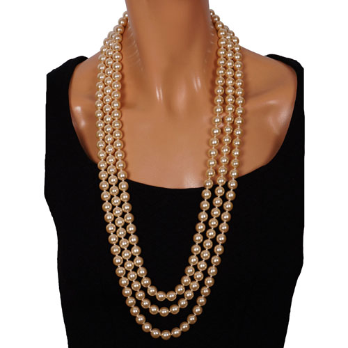 Nina-Ricci-Pearl-Necklace-vfg.jpg