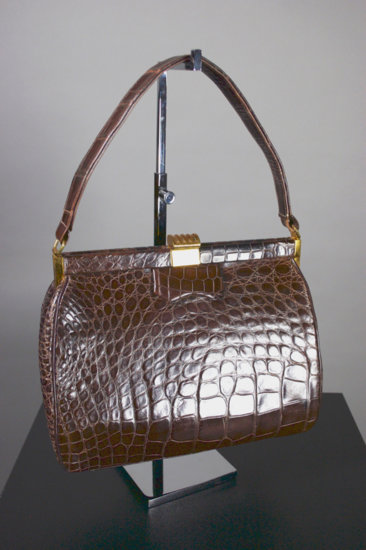 P383-early 1950s brown alligator handbag structured purse - 02.jpg