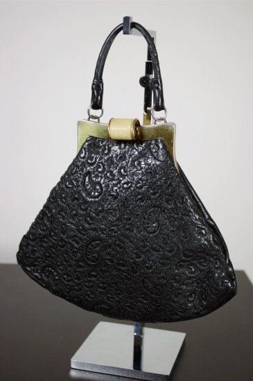P399-1930s handbag black leather purse embossed design  - 03.jpg