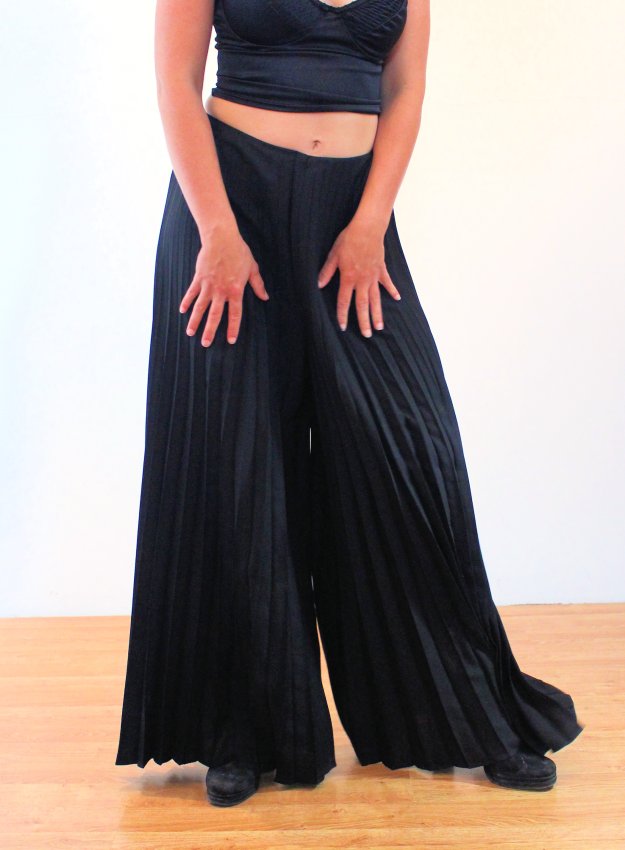 Pants_Alex-Colman_Palazzo_Black-Pleated_ES52122-1_05.JPG