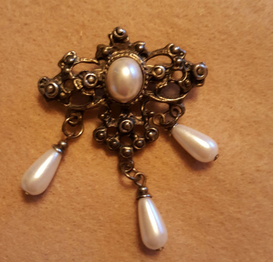 pearl brooch front.jpg