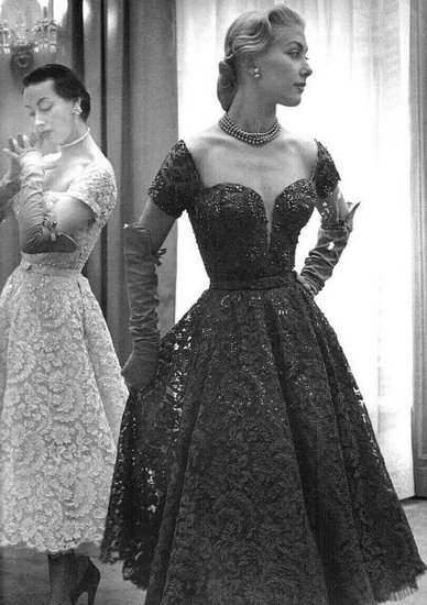 Pierre Balmain 1952.jpg