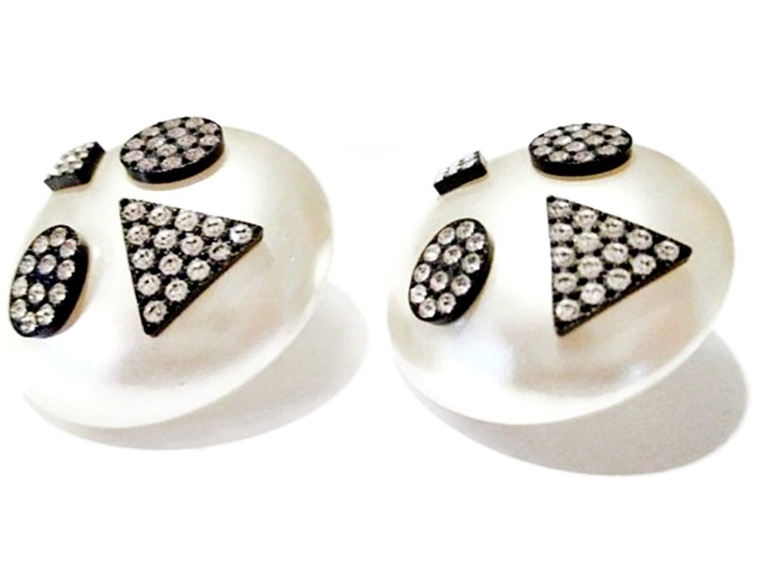 plastic big earrings,1980s vintage  jewelry,round,clips,geometric designs.jpg