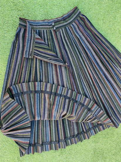 pleated skirt - 2.jpeg