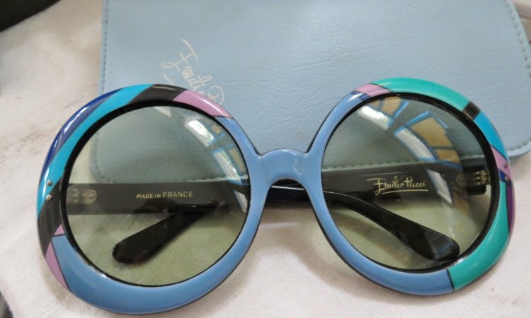 Emilio Pucci Authenticated Sunglasses