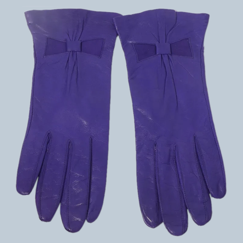 purplegloves.png