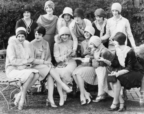 roaring-twenties-fashion-1920s-style.jpg