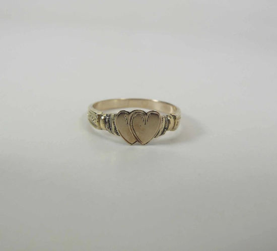 Romantic-Antique-Victorian-14K-Gold-Ring-full-1o-720-38c9bc1c-f.png