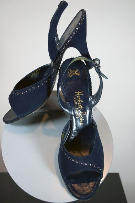 S114-navy suede peeptoe shoes 1950s evening sandals 10A - 05.jpg