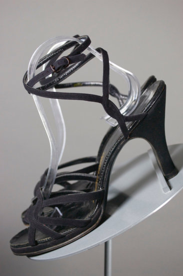 S124-black suede ankle strap sandals heels 1950s size 8 - 5.jpg