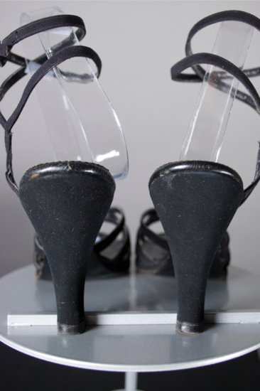 S124-black suede ankle strap sandals heels 1950s size 8 - 6.jpg