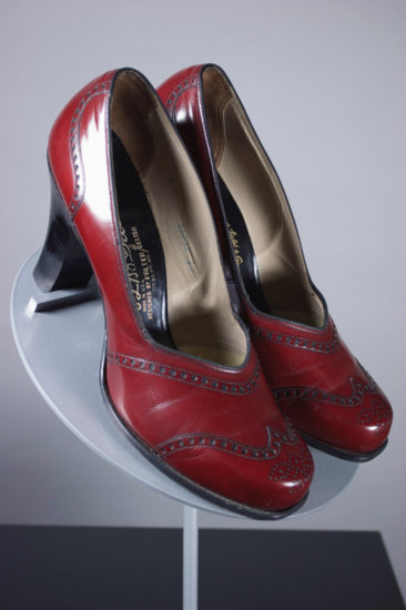 S129-oxblood red leather 1950s pumps heels wingtip 7.5-8A - 06.jpg