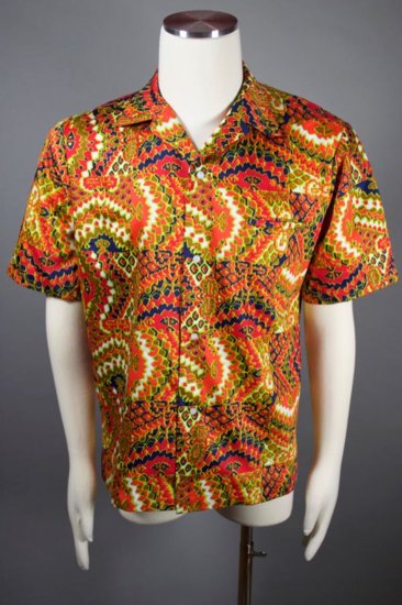 SH100-Hawaiian shirt 1960s mens M orange tiki print polished cotton - 1.jpg