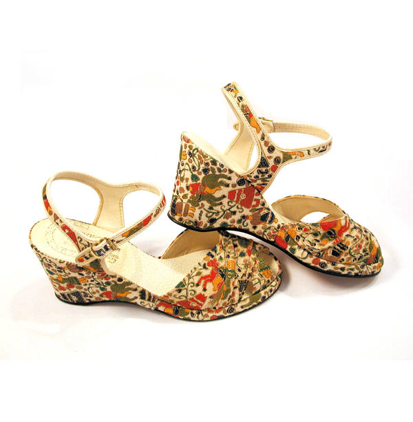 Shoes_40s-Persian_Wedges_Brim_01small.jpg